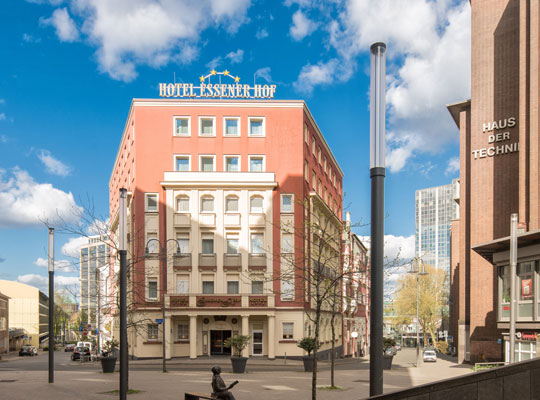 Historisches Gebäude bei Tag, mitten in der City, beste Lage des Krimidinner Essen