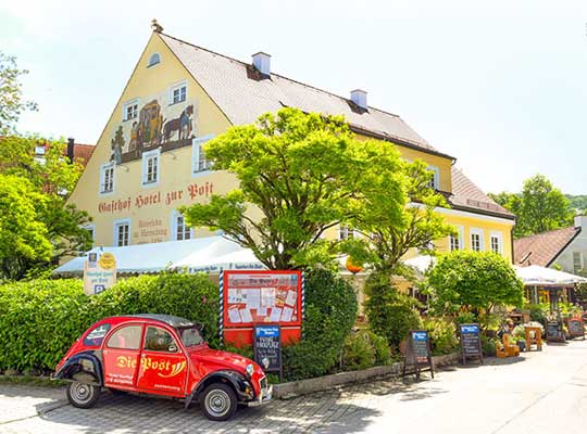 Aussenansicht des Gasthauses Die Post beim Krimidinner