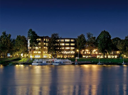 Das Hotel am Wasserfall von außen