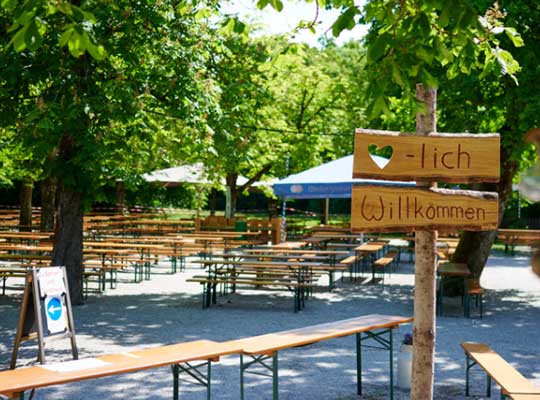 Rustikaler Biergarten der Eventlocation in Waldheim