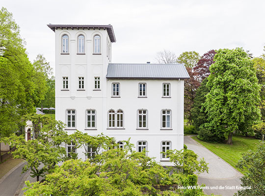 Die Weisse Villa in Siegen hat ein einzigartiges Gebäude, das direkt auffällt. 