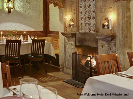 Krimidinner im Saal des Welcome Hotel Dorf Münsterland in Legden